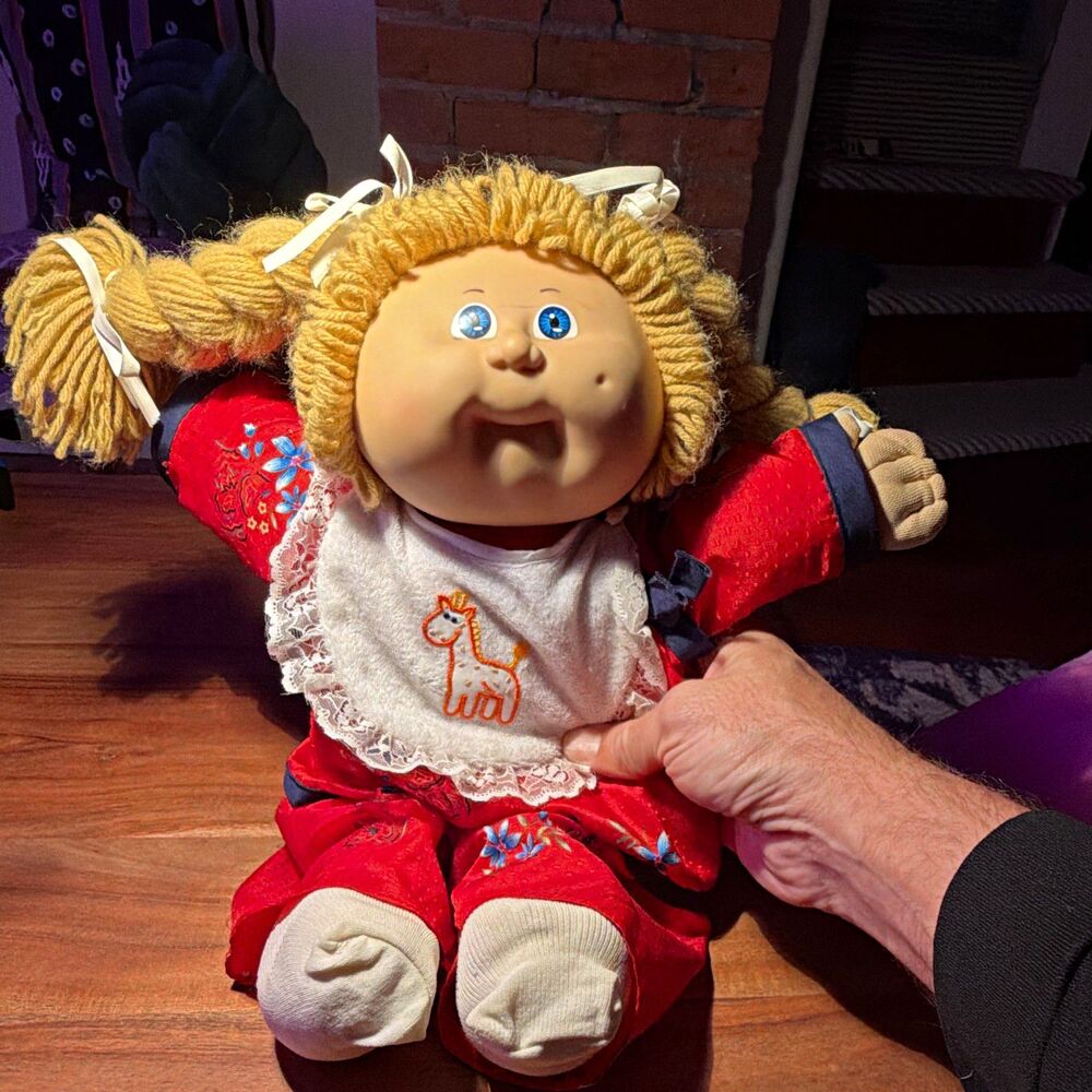 Cabbage Patch Kids 16in Soft Body Doll Blonde Hair Blue Eyes Red Outfit 1982